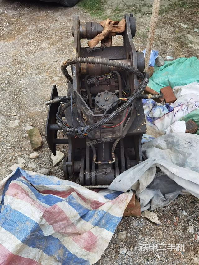 铲斗右后整体（工作和回转装置）