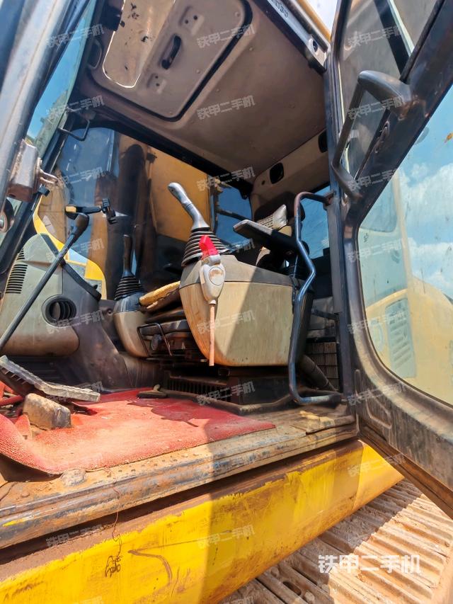 駕駛室整體（整機(jī)外觀）