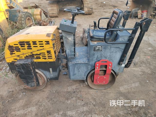 整机左侧（设备外观及核心部件）