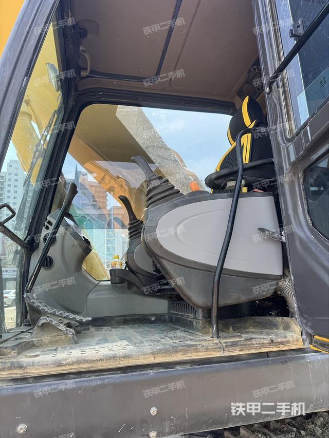 驾驶室整体（整机外观）