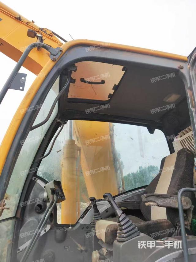 驾驶室整体（整机外观）