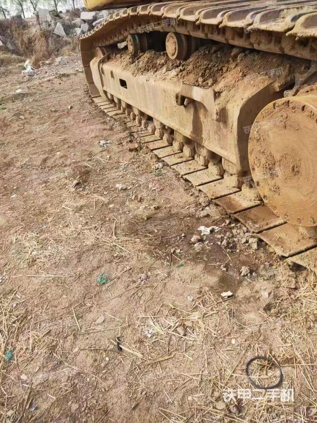 單側(cè)履帶整體（整機(jī)外觀）