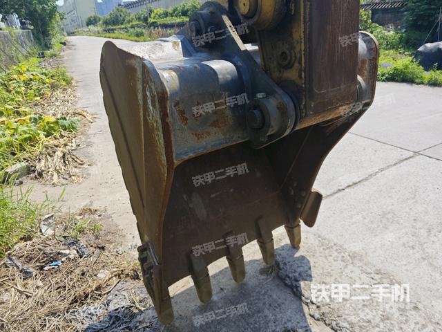 鏟斗右后整體（工作和回轉(zhuǎn)裝置）