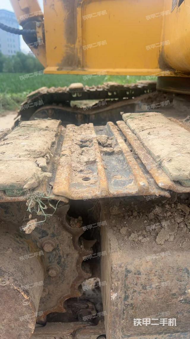 單側(cè)履帶整體（整機(jī)外觀）