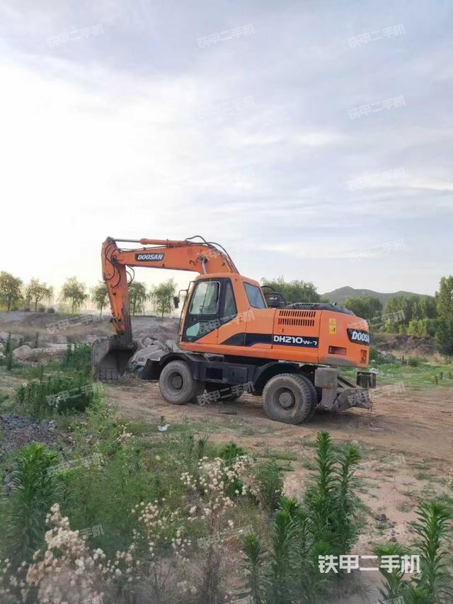 驾驶室顶部（整机外观）