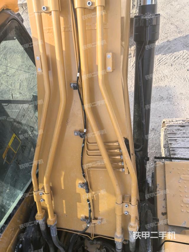 大臂背部俯视（工作和回转装置）