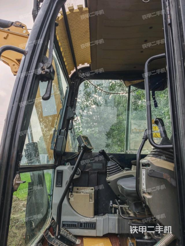 ?駕駛室正側(cè)（駕駛室部分）