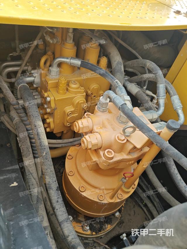 回轉(zhuǎn)馬達(dá)（上車部件）