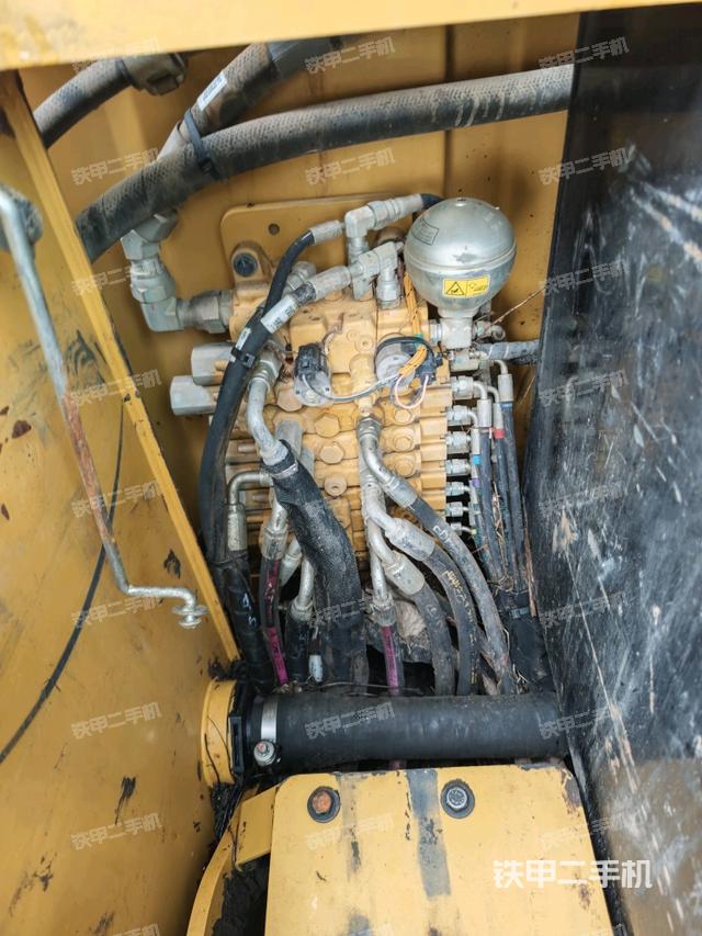 回轉(zhuǎn)馬達(dá)（上車部件）