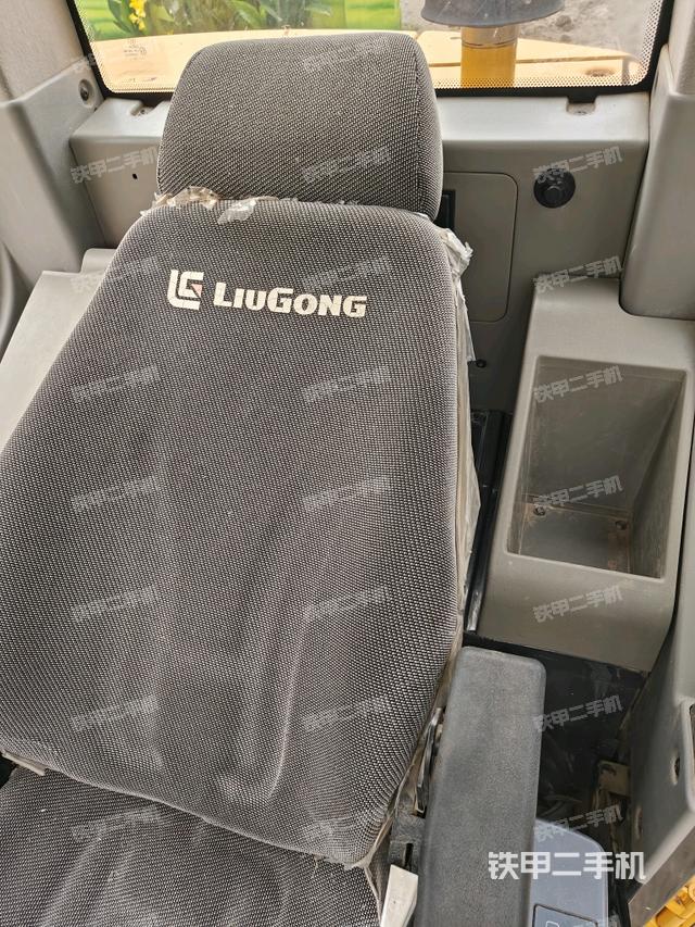 座椅后部（駕駛室部分）