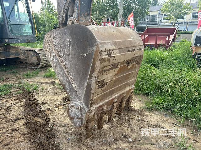 驾驶室整体（整机外观）