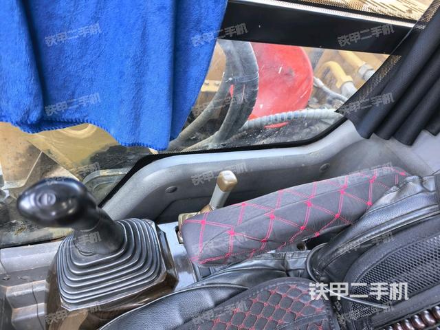 后窗玻璃角标（驾驶室部分）