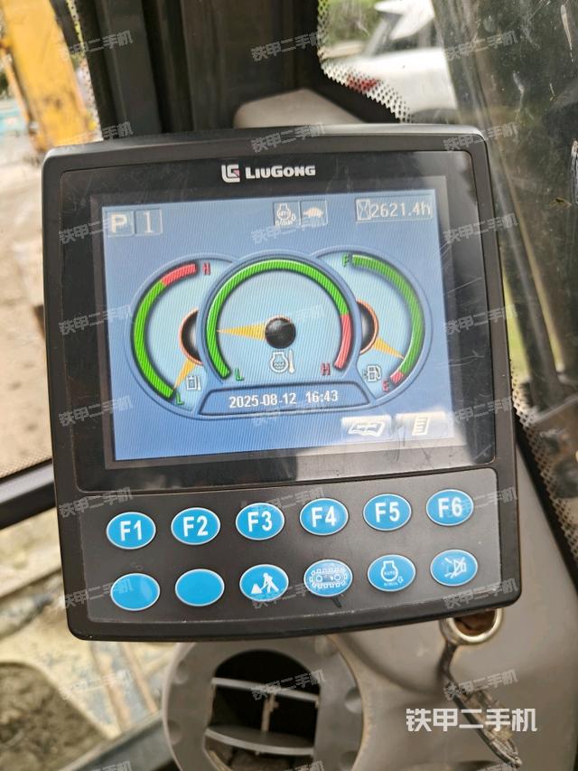 ?駕駛室正側(cè)（駕駛室部分）