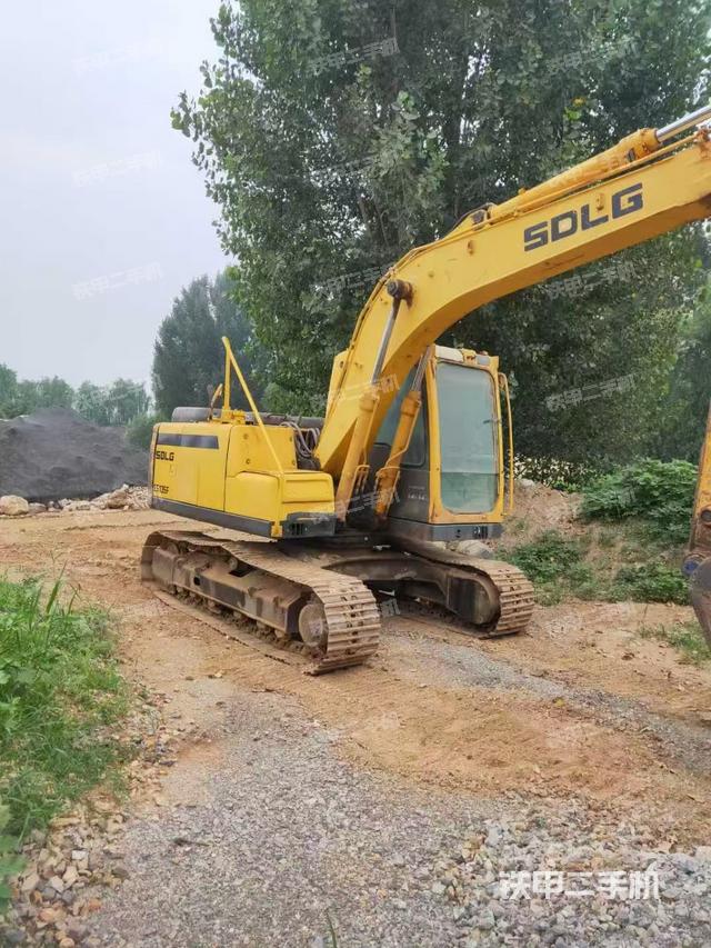 駕駛室整體（整機外觀）