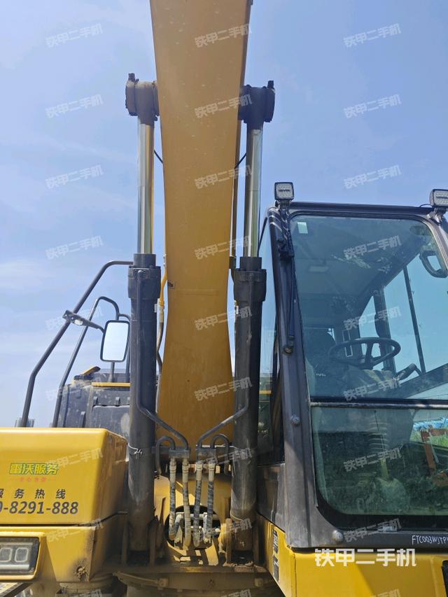 大臂油缸整體?豎拍（工作和回轉(zhuǎn)裝置）