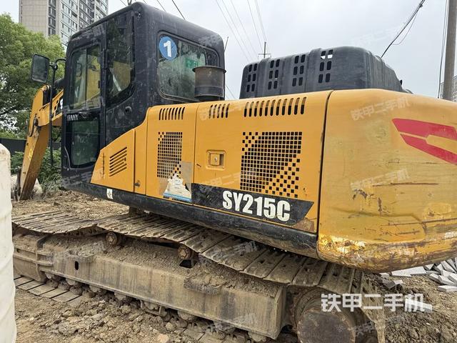 三一重工SY215C挖掘機(jī)