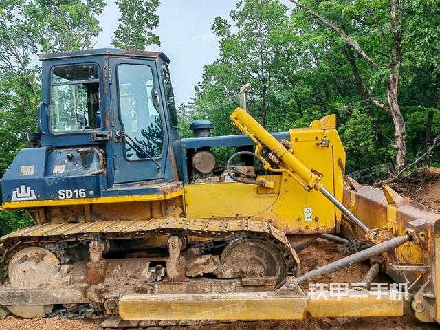 整机右后45°（设备外观及核心部件）