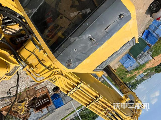 驾驶室顶部（整机外观）