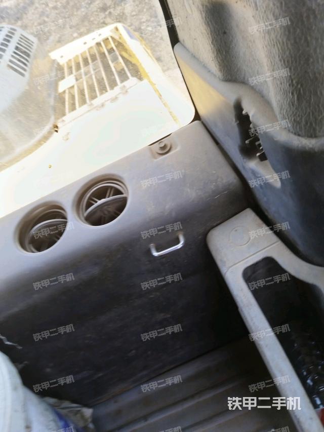 后窗玻璃角標(biāo)（駕駛室部分）