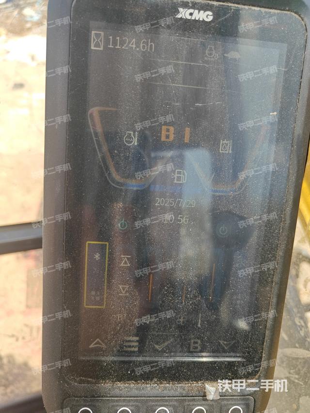 ?駕駛室正側(cè)（駕駛室部分）