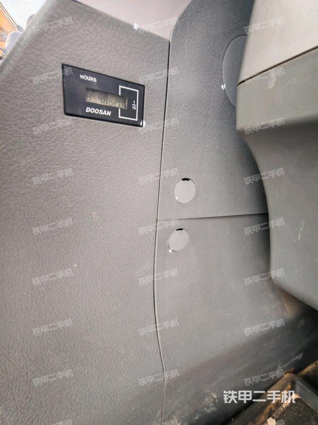 駕駛室整體（整機外觀）