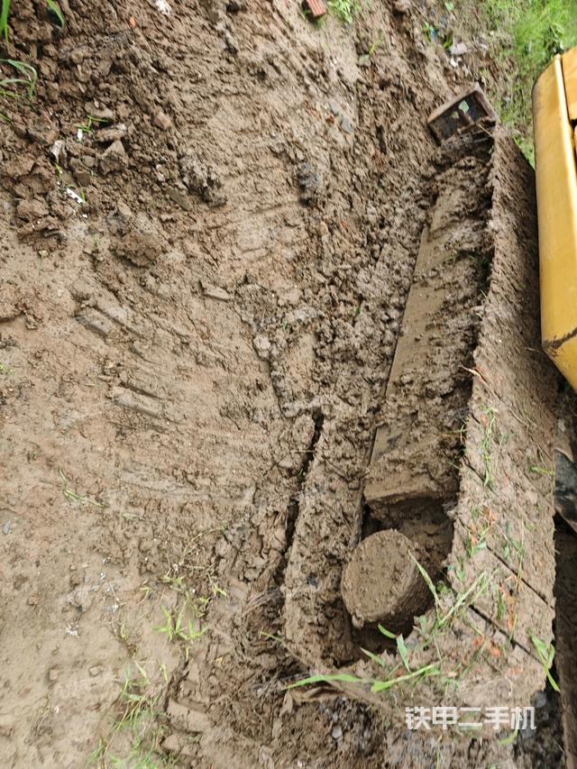 右側(cè)履帶整體?（行走機(jī)構(gòu)）