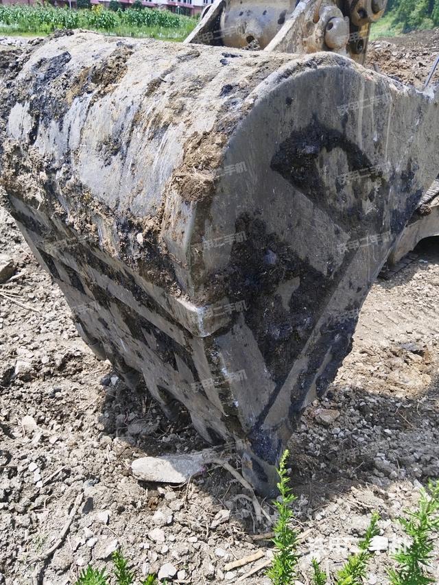 右側(cè)玻璃角標(biāo)（駕駛室部分）