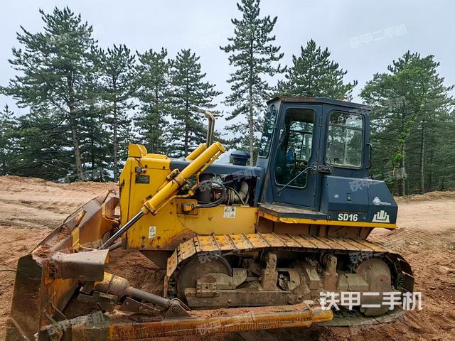 整机左侧（设备外观及核心部件）