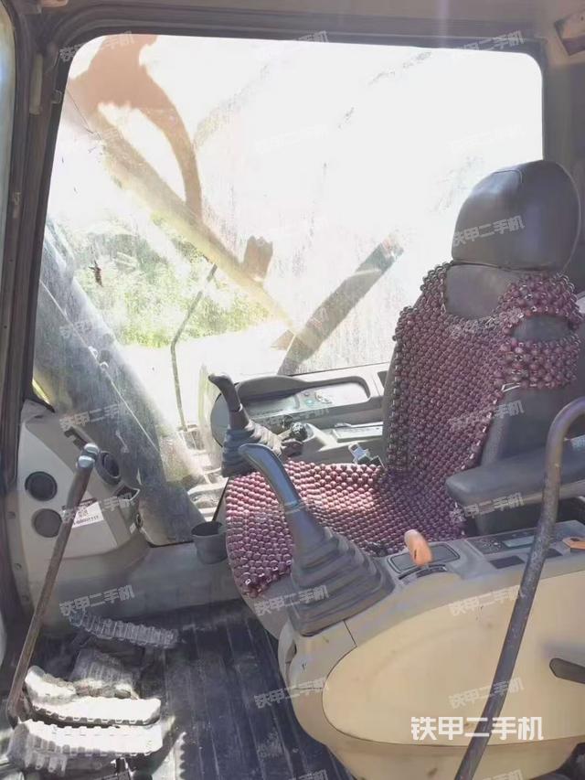 駕駛室整體（整機(jī)外觀）