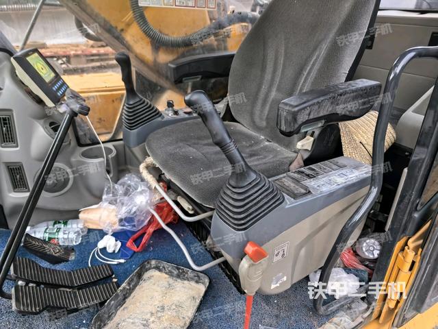 左后方玻璃角标（驾驶室部分）