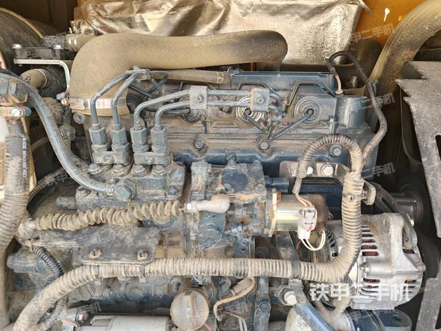 發(fā)動(dòng)機(jī)室（上車部件）