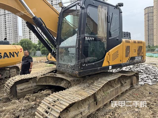 三一重工SY215C挖掘機(jī)