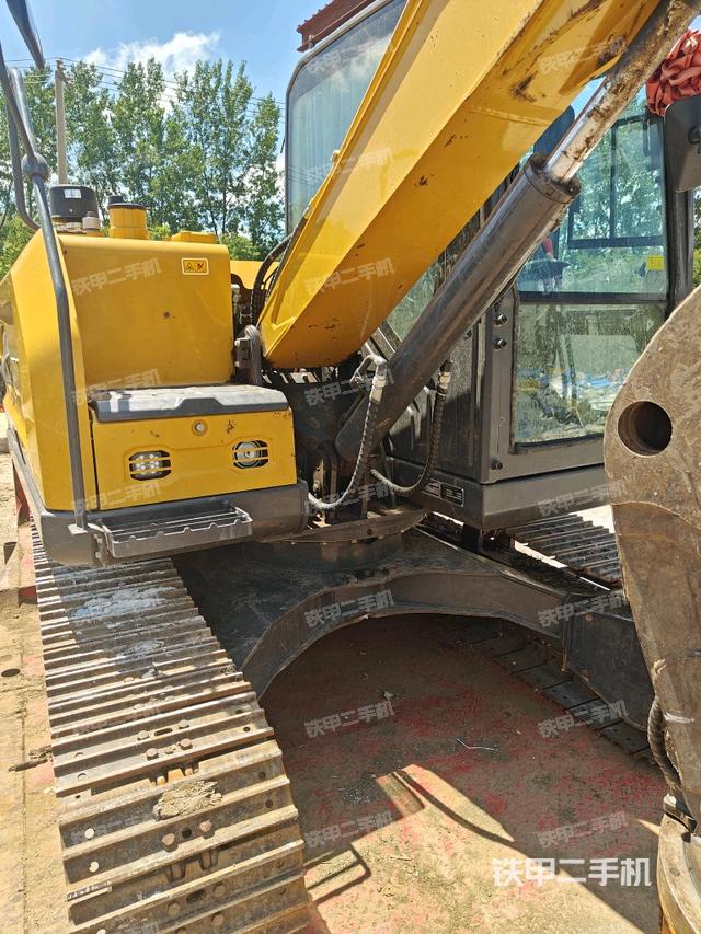 鏟斗右后整體（工作和回轉(zhuǎn)裝置）