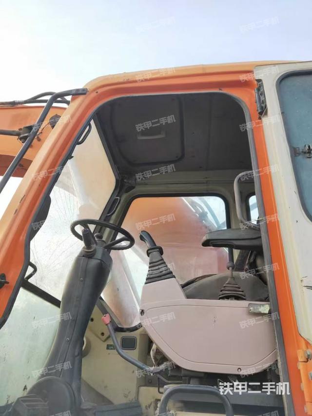 驾驶室整体（整机外观）