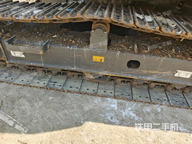 右驅(qū)動(dòng)輪（行走機(jī)構(gòu)）