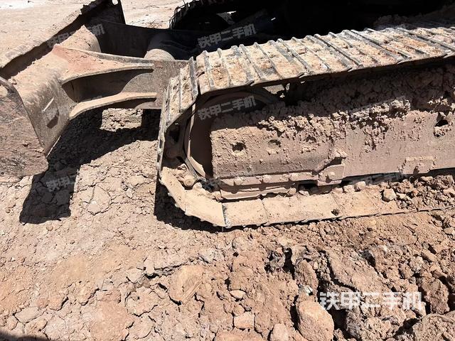 右驱动轮（行走机构）