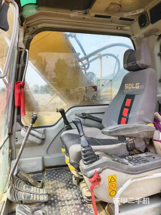 驾驶室整体（整机外观）