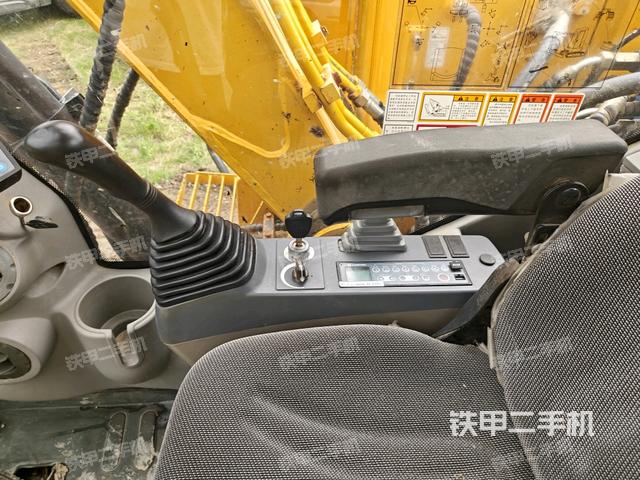 座椅右側(cè)控制臺/鑰匙門/油門/含右手柄（駕駛室部分）