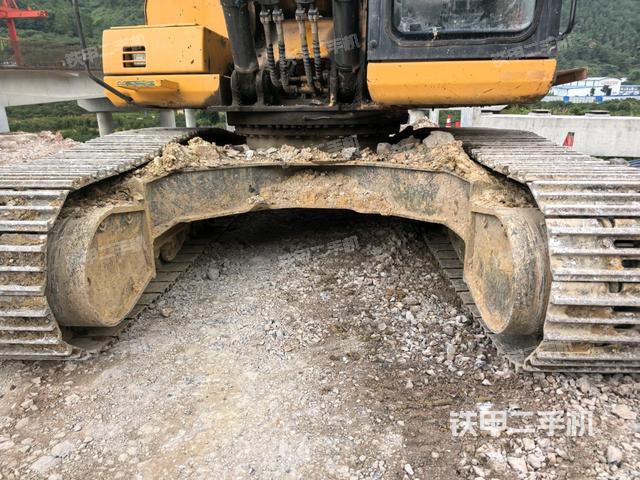 铲斗右后整体（工作和回转装置）