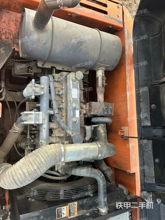 发动机整体俯视(整机外观) 发动机整体俯视(整机外观)