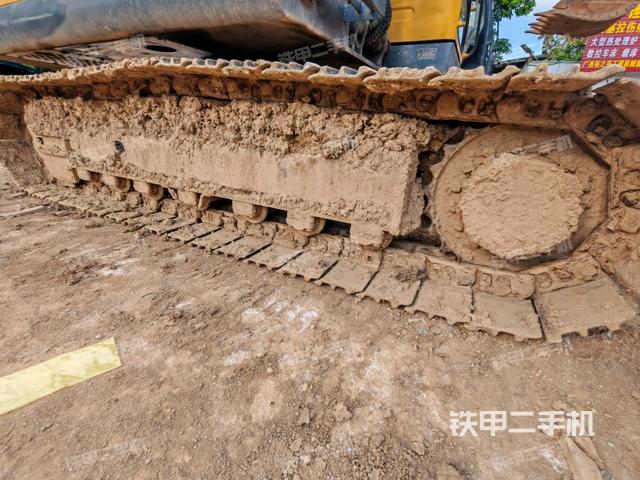 單側(cè)履帶整體（整機(jī)外觀）