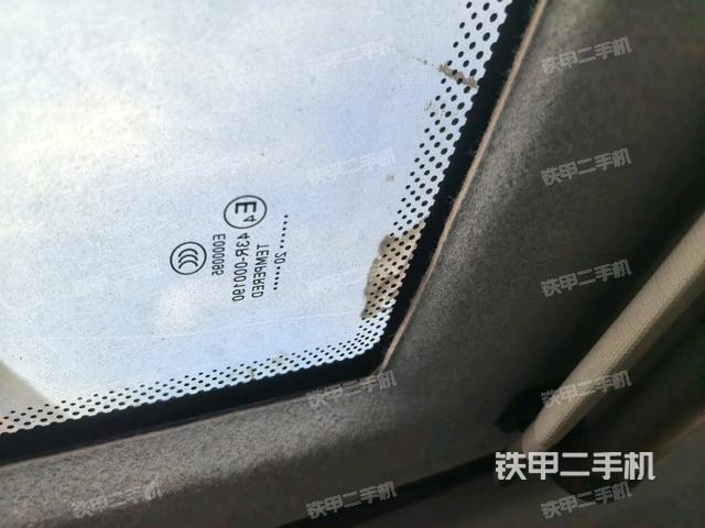 后窗玻璃角标（驾驶室部分）