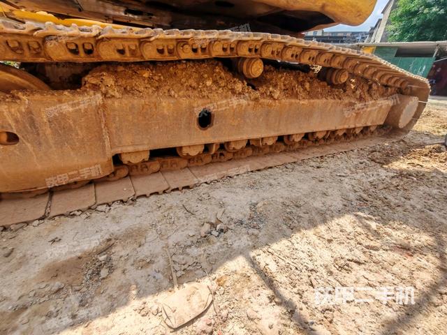 單側(cè)履帶整體（整機(jī)外觀）