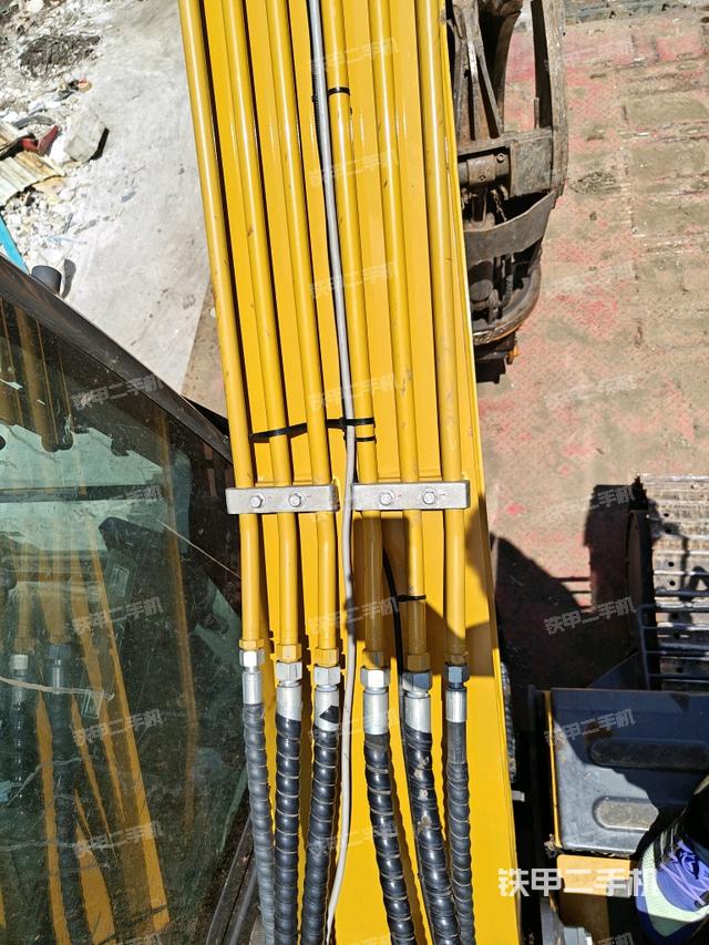 大臂根部?斜（工作和回轉(zhuǎn)裝置）