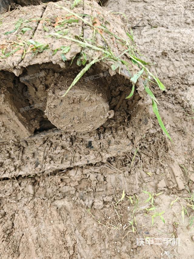 右驅(qū)動(dòng)輪（行走機(jī)構(gòu)）