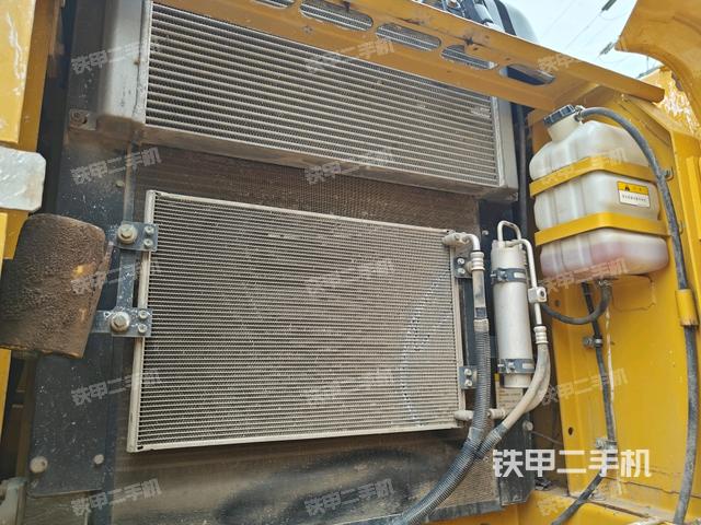 散熱器正面（大件艙室）