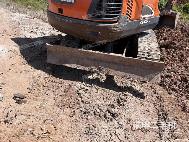 转盘和下车架正前（工作和回转装置）