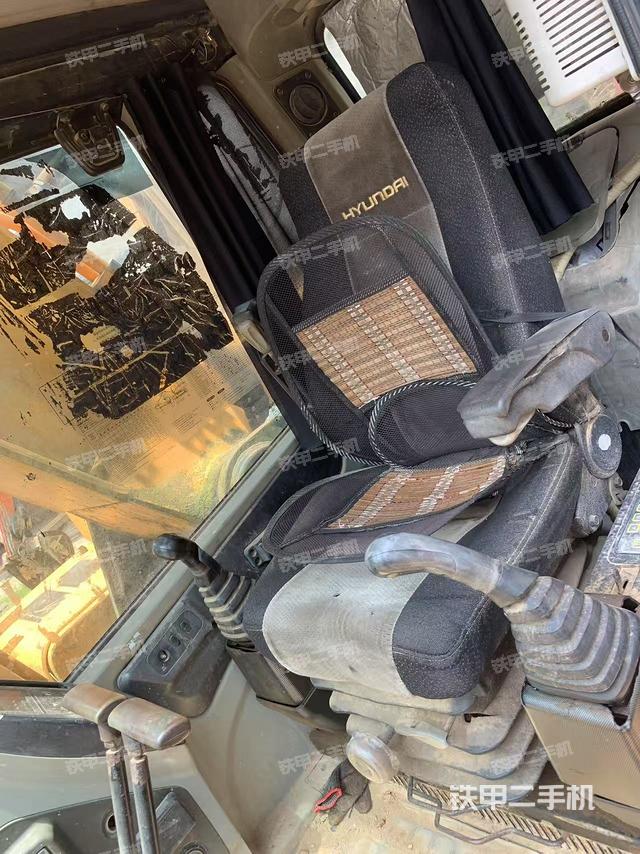 驾驶室整体（整机外观）