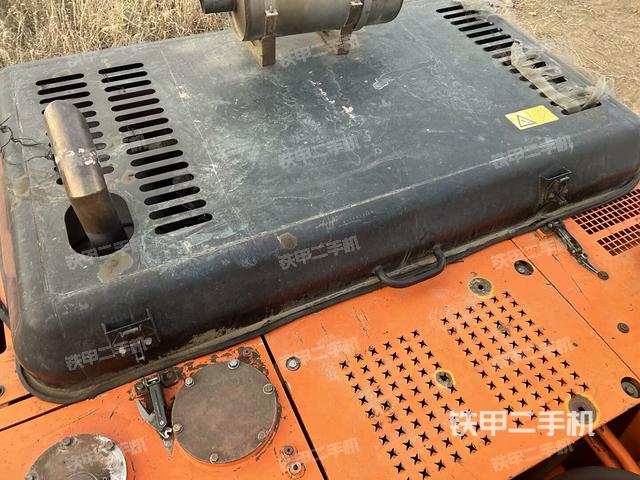 驾驶室整体(整机外观) 驾驶室整体(整机外观)