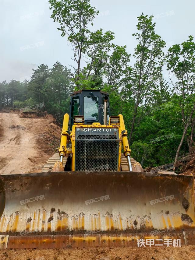 整机右侧（设备外观及核心部件）